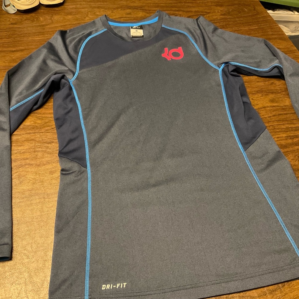 Nike Men’s KD Fearless Dri-Fit Long Sleeve Basketball Athletic Shirt Size Small